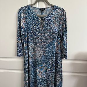 MSK 3/4 sleeve shift dress. Size medium. Lovely vibrant colors.